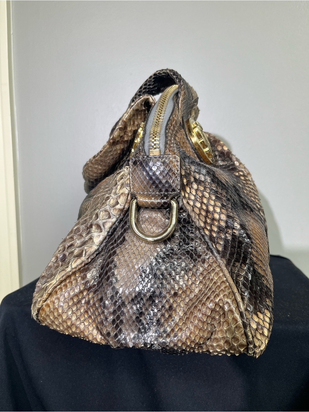 Gucci Hysteria Python Snakeskin Top Handle Bag Y2K Gold Medallion - Picture 9 of 15